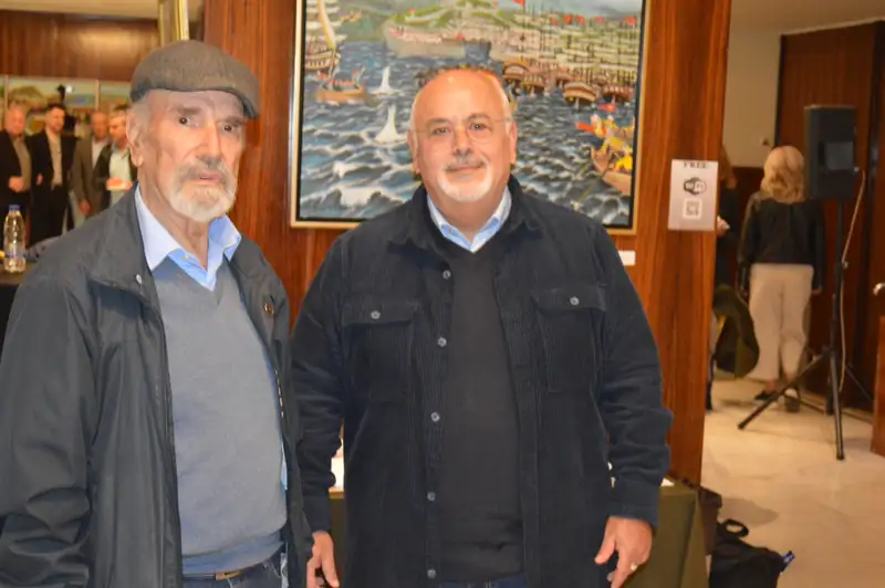 Στιγμιότυπο από τα εγκαίνια 8