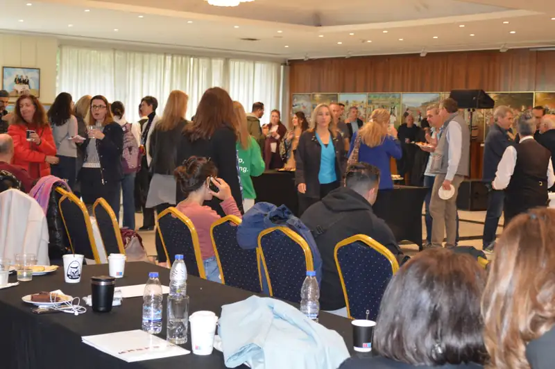 Στιγμιότυπο από τα εγκαίνια 9