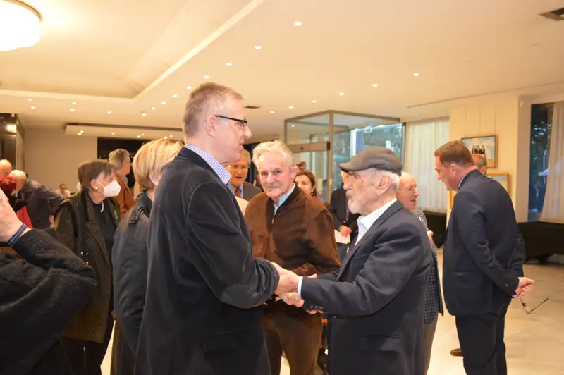 Στιγμιότυπο από τα εγκαίνια 5