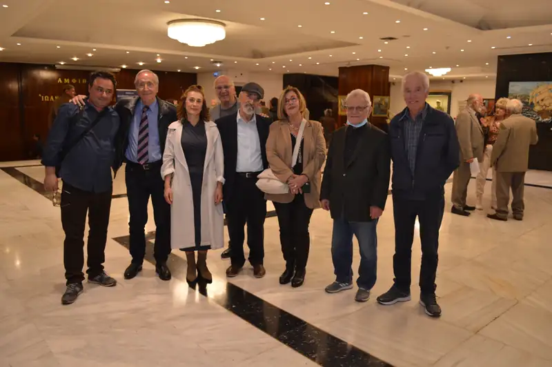 Στιγμιότυπο από τα εγκαίνια 6